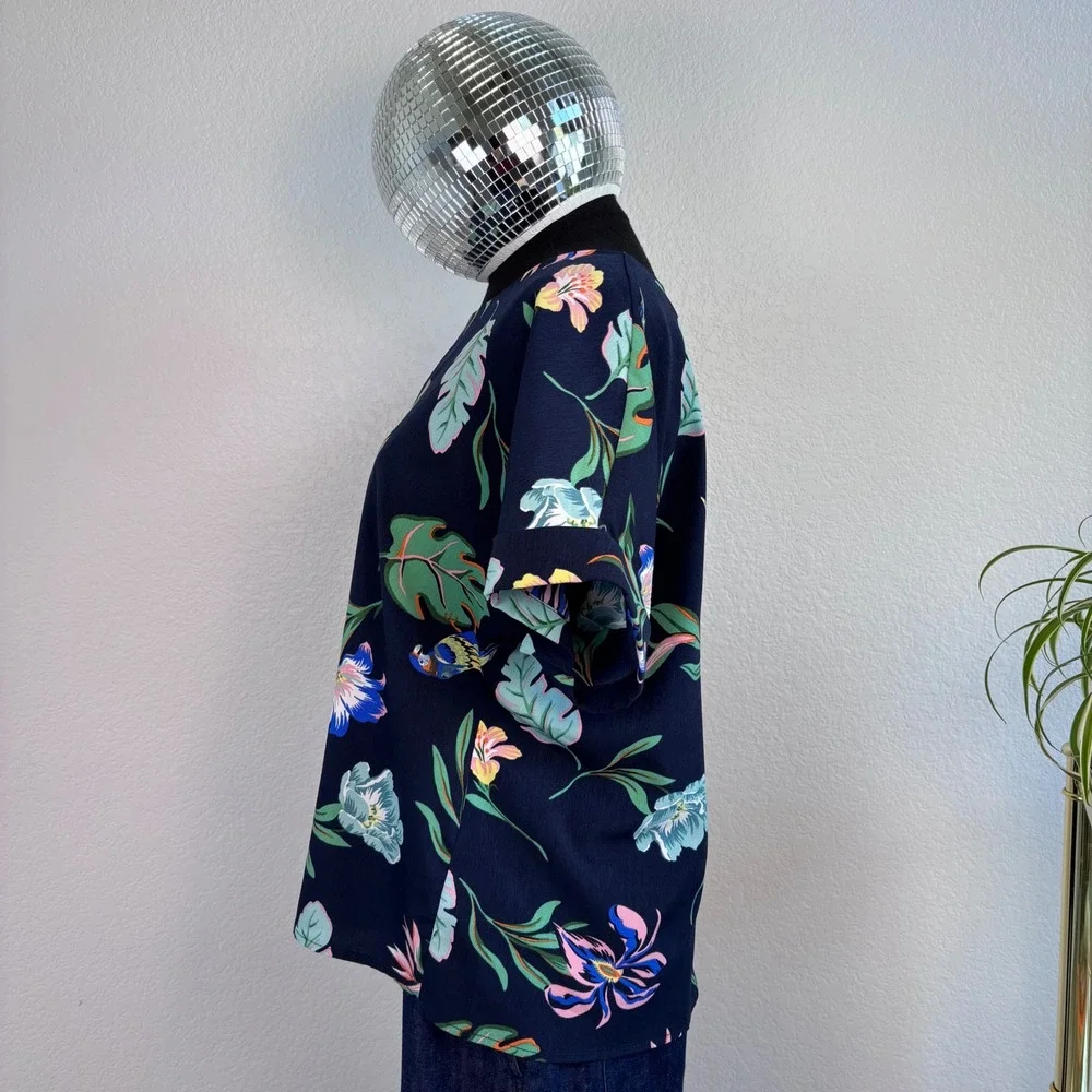 MELLO DAY Tropical Floral Print Blouse, Size Medium, Navy Blue Short Sleeve‎ Top - Picture 15 of 16